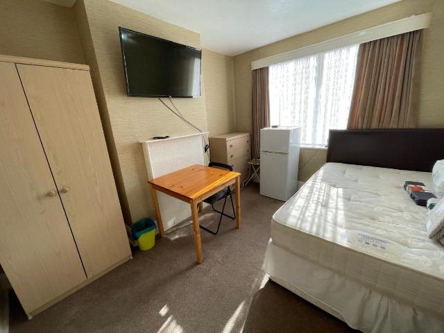 Room for rent in Upper Edmonton, Edmonton