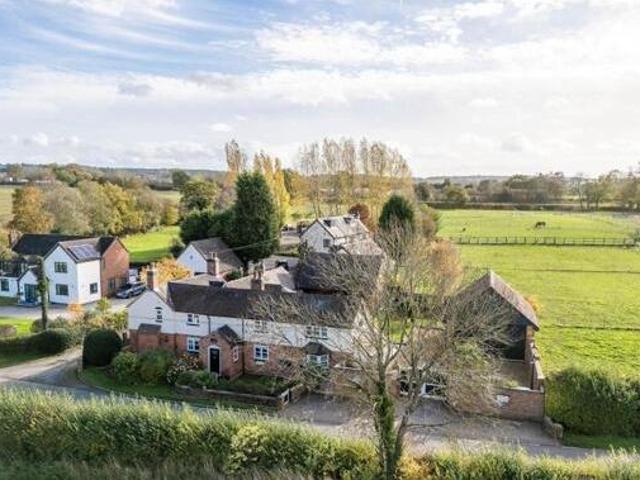 House for sale in Gun Hill, Warwickshire