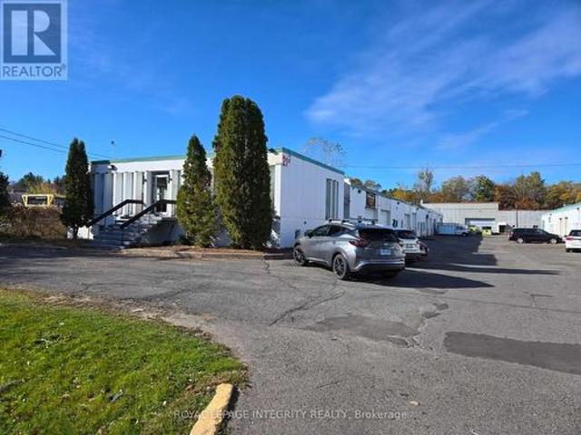 Commercial for rent in Knoxdale-Merivale, Ottawa