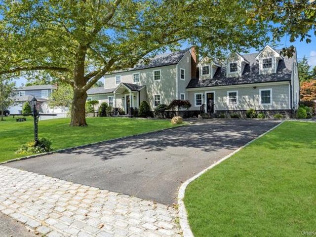 House for sale in Bayport, New York