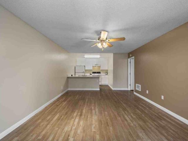 Apartment for rent in Costa Mesa, California