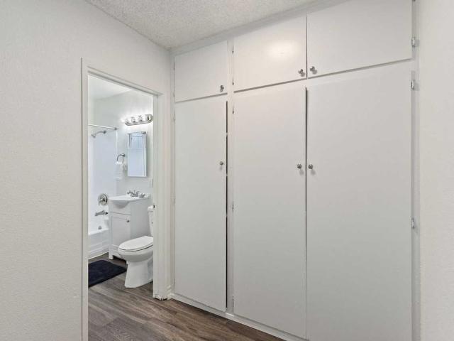 Apartment for rent in Costa Mesa, California