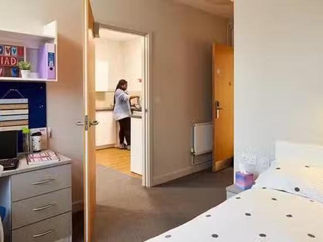 Apartment for rent in Coedffranc, Jersey Marine