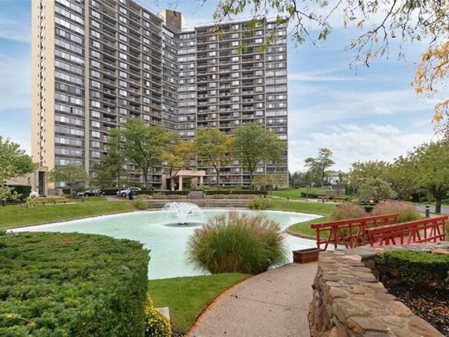 Condo for sale in Bayside