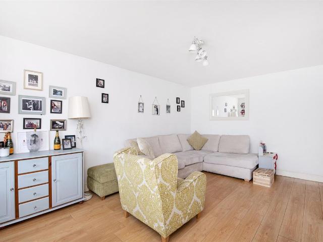 Apartment for rent in London Borough of Ealing, Greater London