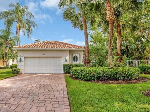 House for sale in Weston