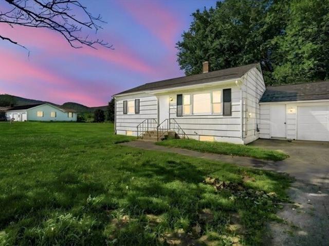 House for sale in Hadley, Massachusetts