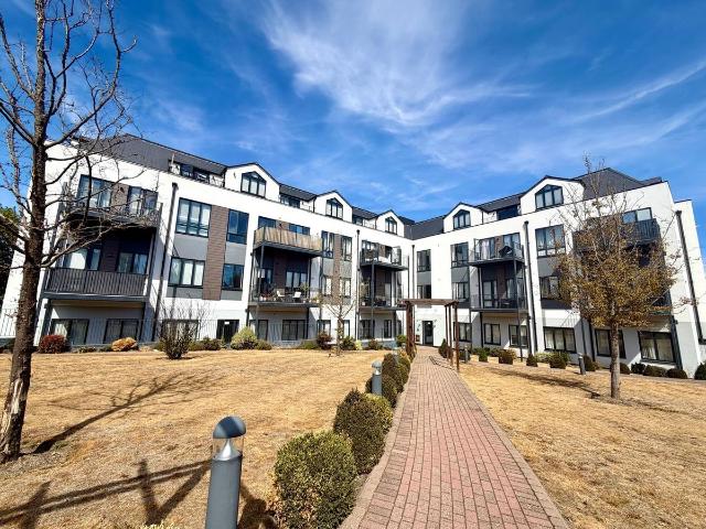 Apartment for rent in Pachesham Park, Surrey