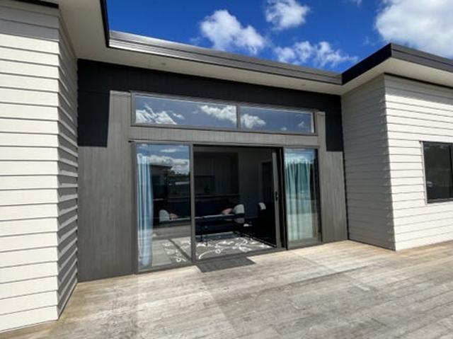House for rent in Whirinaki