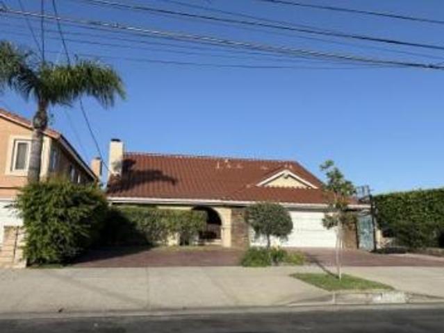 House for sale in Canoga Park, California