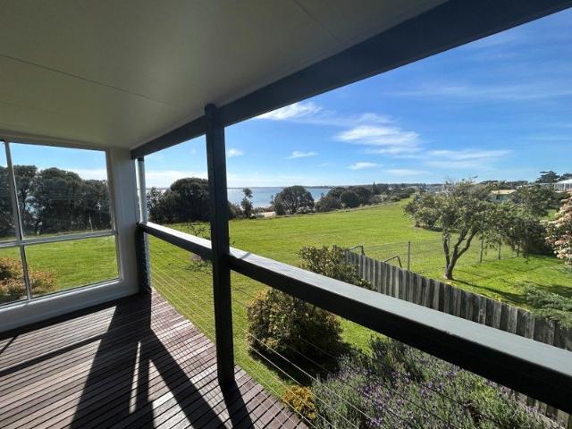 House for rent in Coronet Bay