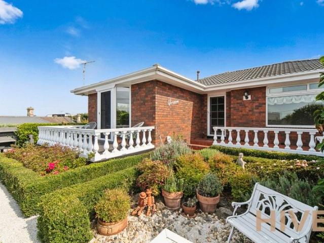 Villa for sale in Camerons Creek, Victoria