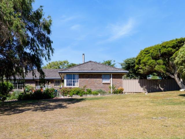 House for rent in Binalong Bay, Tasmania