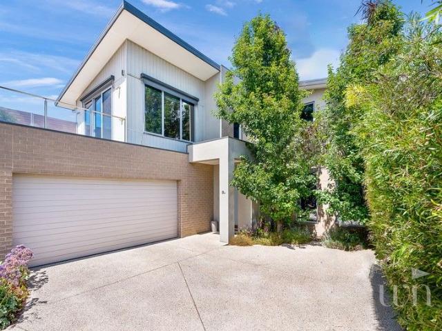 Townhouse for sale in Camerons Creek, Victoria
