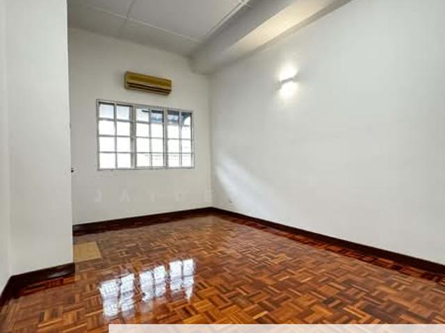 House for sale in Petaling, Subang Jaya
