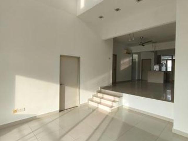Townhouse for sale in Petaling, Subang Jaya