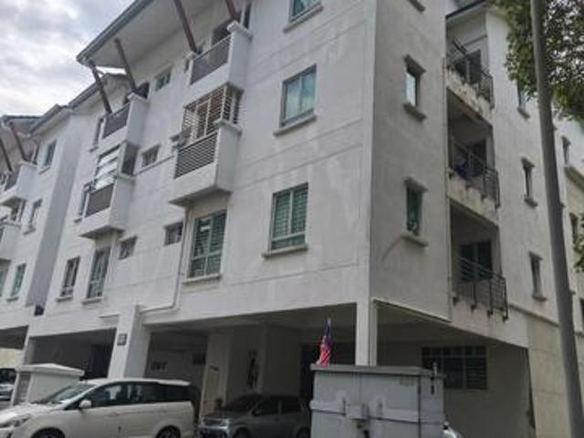 Townhouse for sale in Petaling, Subang Jaya