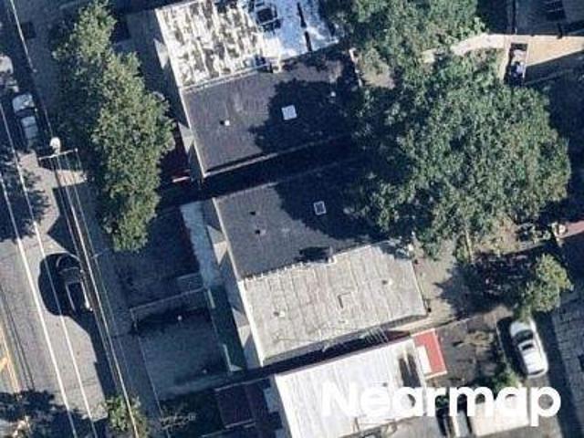 House for sale in The Bronx, Arverne