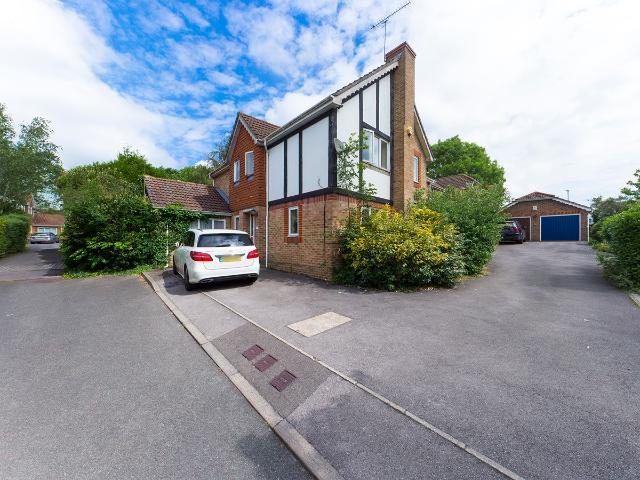 House for rent in Northwood, Greater London