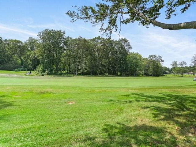 Condo for sale in Stratford