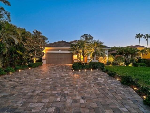 House for sale in Osprey