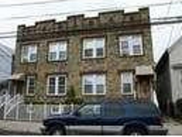 House for rent in Bayonne