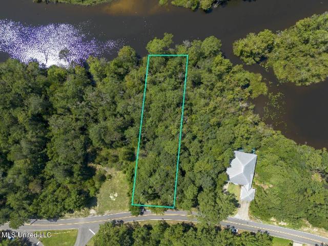 Land for sale in Diamondhead, Mississippi