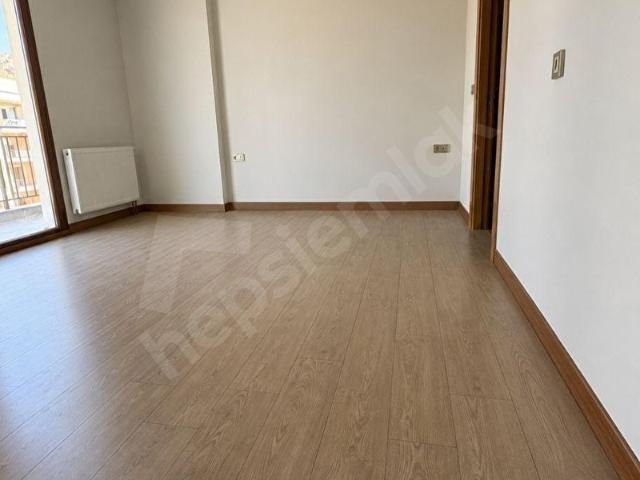 Bayrakli, İzmir içerisinde satılık mülk