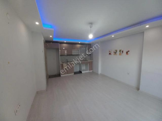 Refik Şevket İnce Mahallesi, Bayraklı içerisinde kiralık mülk