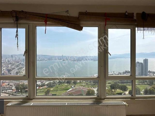 Bayrakli, İzmir içerisinde kiralık mülk