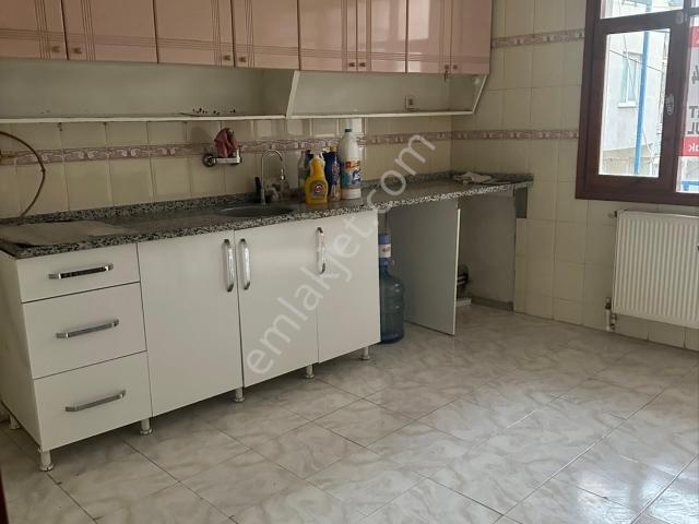 Bayrakli, İzmir içerisinde kiralık mülk