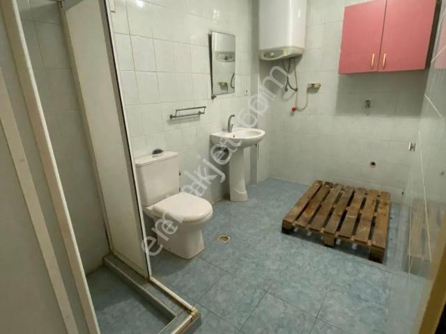 Adalet Mahallesi, Bayraklı içerisinde kiralık mülk