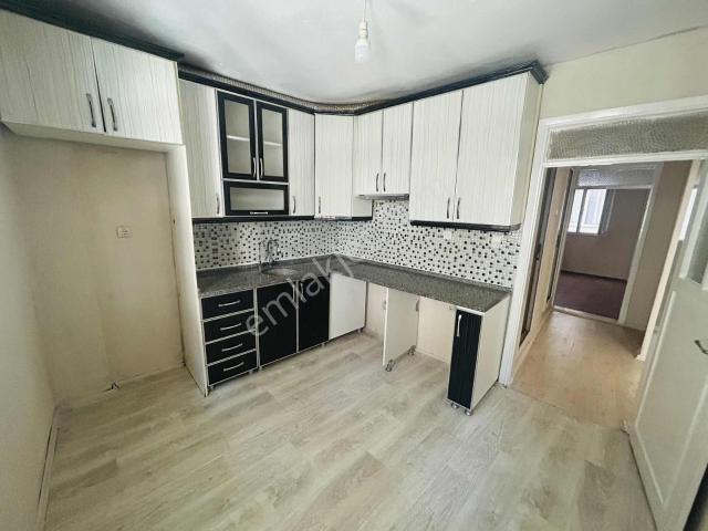Adalet Mahallesi, Bayraklı içerisinde kiralık mülk