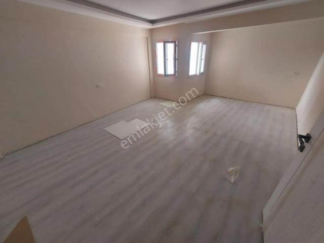 Bayrakli, İzmir içerisinde satılık mülk