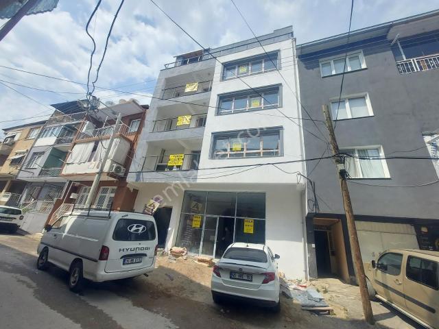 Bayrakli, İzmir içerisinde satılık mülk