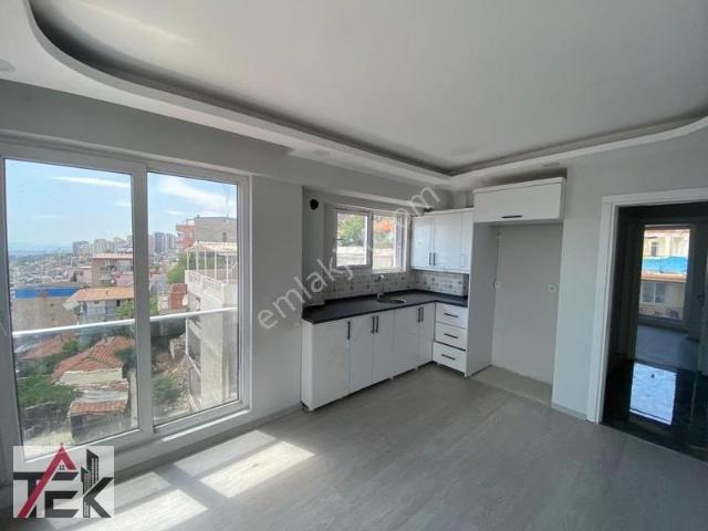 Bayrakli, İzmir içerisinde satılık mülk