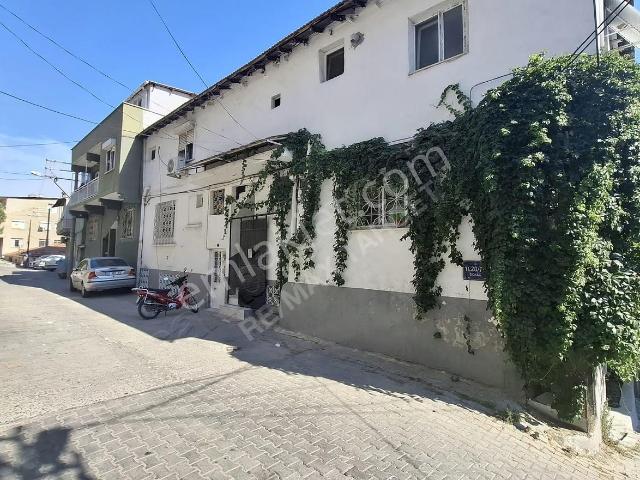 Bayrakli, İzmir içerisinde kiralık mülk