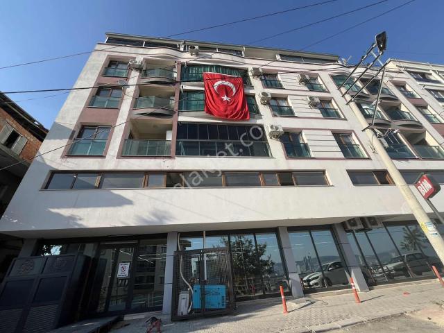 Bayrakli, İzmir içerisinde kiralık mülk