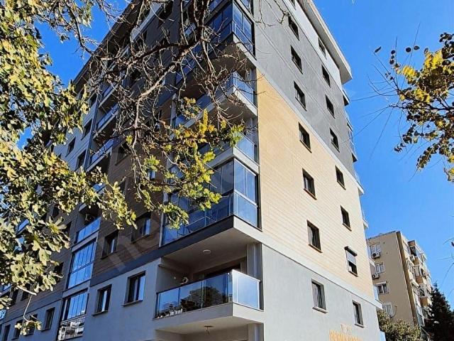 Bayrakli, İzmir içerisinde satılık Ofis