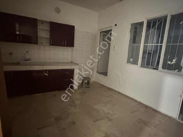 Bayrakli, İzmir içerisinde kiralık mülk