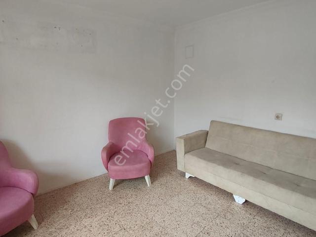 Bayrakli, İzmir içerisinde kiralık mülk