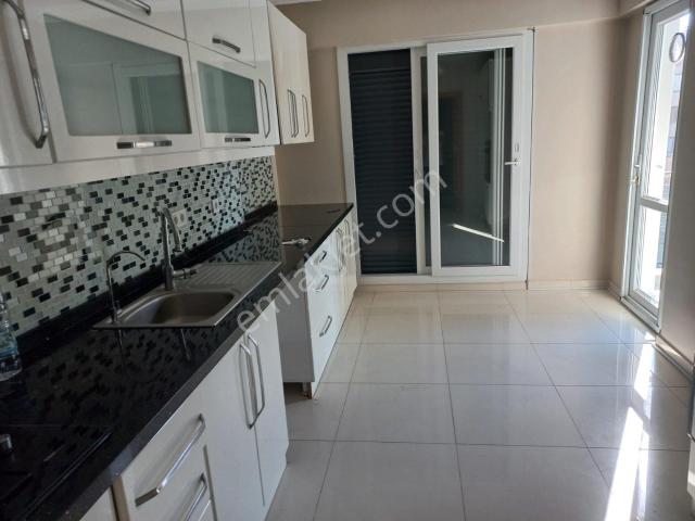 Bayrakli, İzmir içerisinde kiralık mülk
