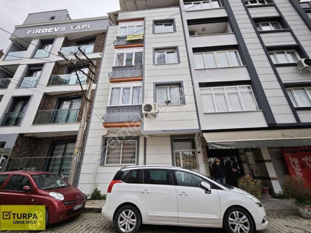 Bayrakli, İzmir içerisinde kiralık mülk