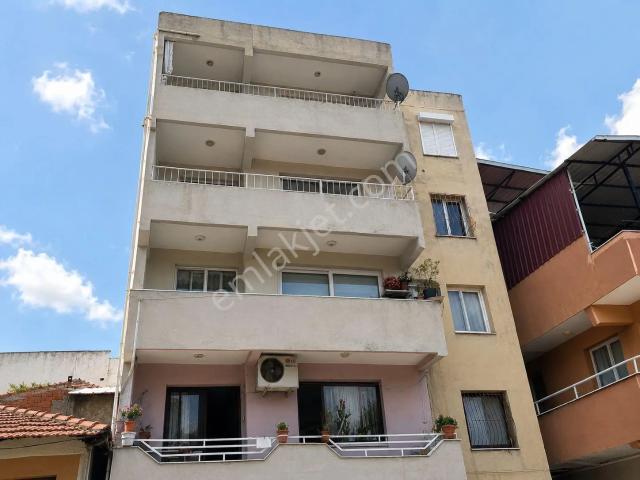 Bayrakli, İzmir içerisinde kiralık mülk