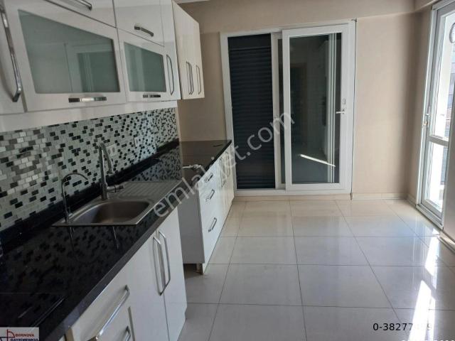 Bayrakli, İzmir içerisinde kiralık mülk
