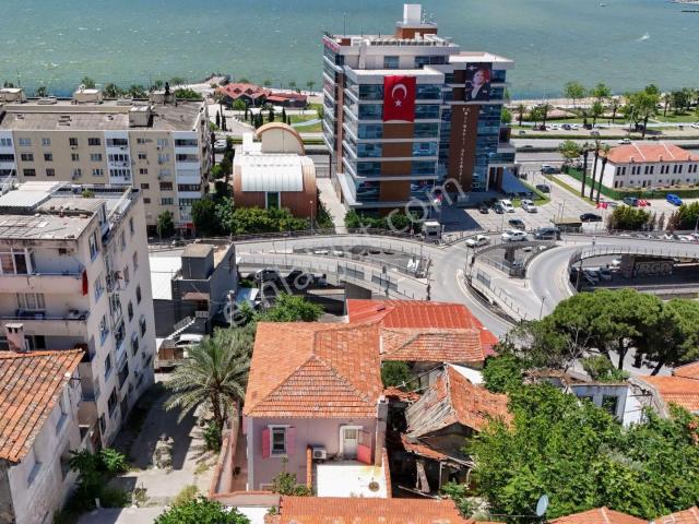 Bayrakli, İzmir içerisinde satılık Kösk