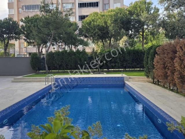 Bayrakli, İzmir içerisinde satılık mülk