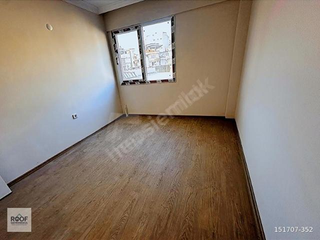 Bayrakli, İzmir içerisinde satılık mülk