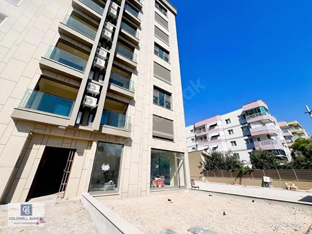 Yeni Girne, Bayraklı içerisinde satılık mülk