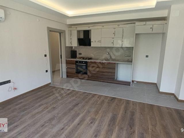 Bayrakli, İzmir içerisinde satılık mülk